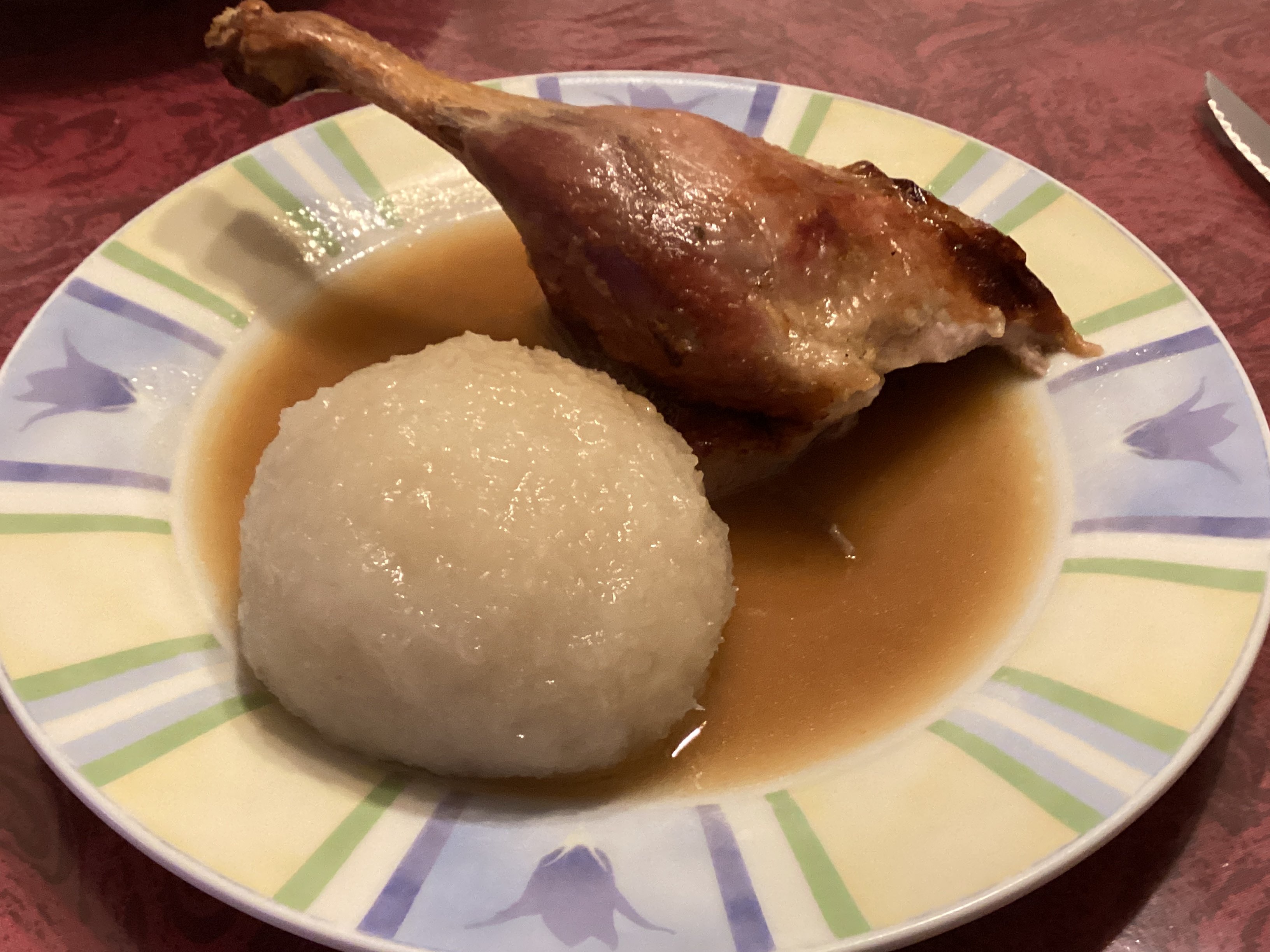 Entenkeule mit Knödel